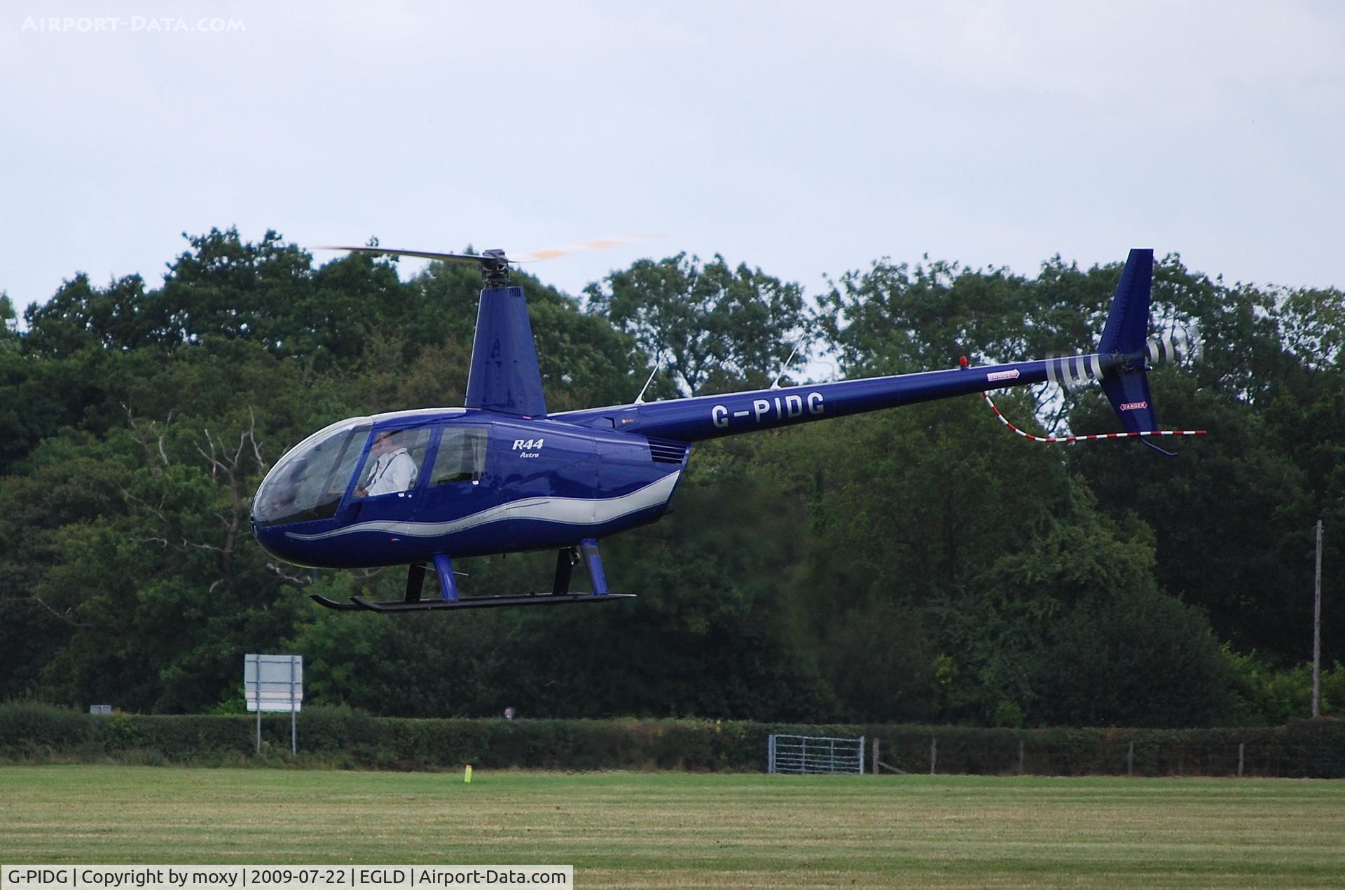 G-PIDG, 1999 Robinson R44 Astro C/N 0678, Robinson R44 at Denham