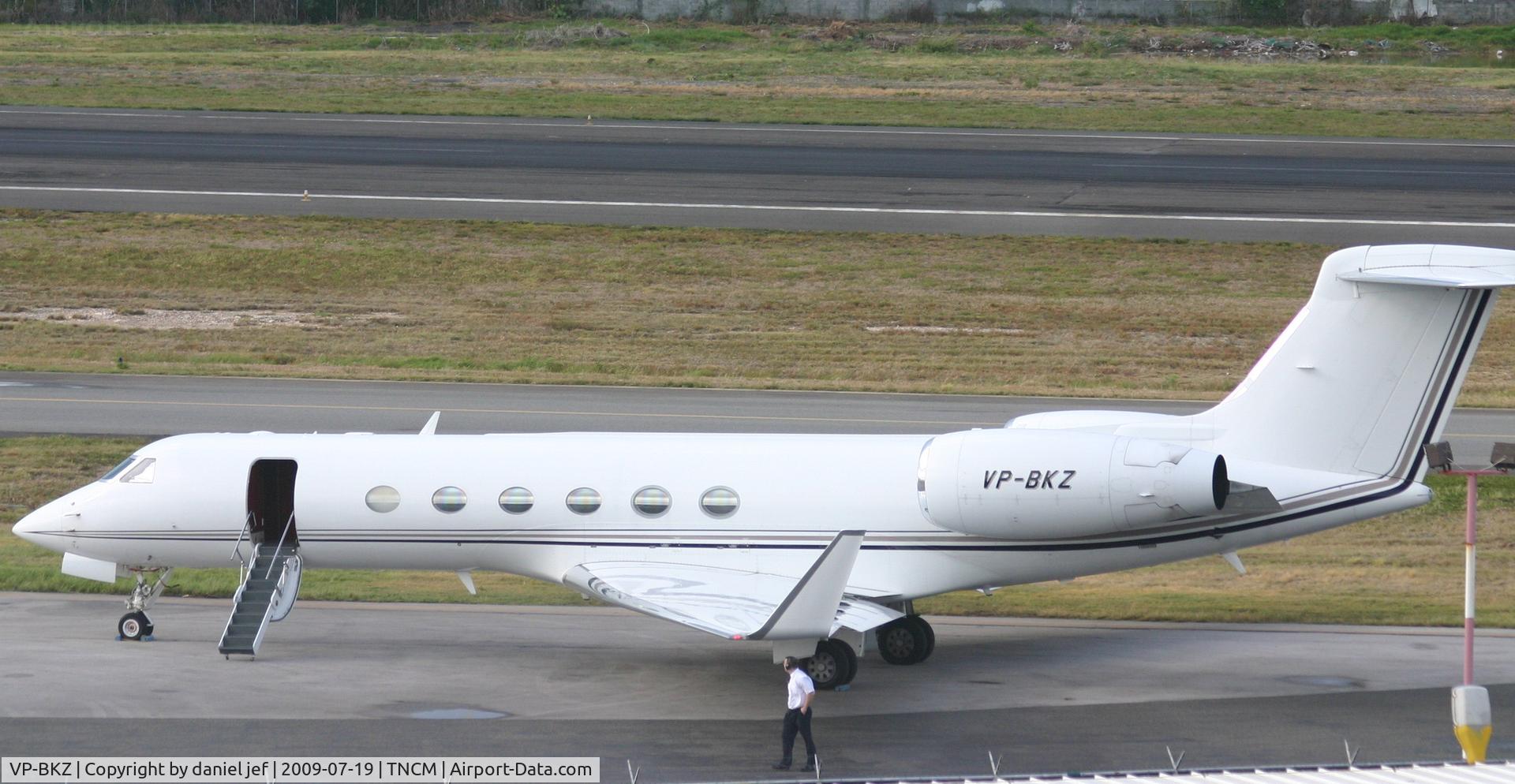 VP-BKZ, 2000 Gulfstream Aerospace G-V C/N 602, park at the cargo ramp