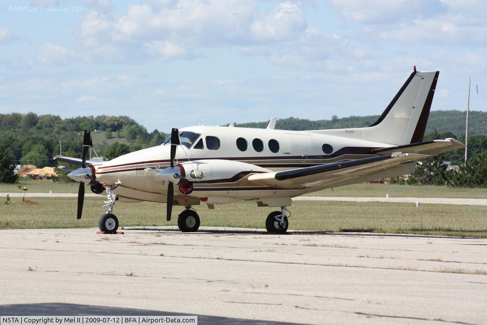 N5TA, 1977 Beech C90 King Air C/N LJ-724, Parked