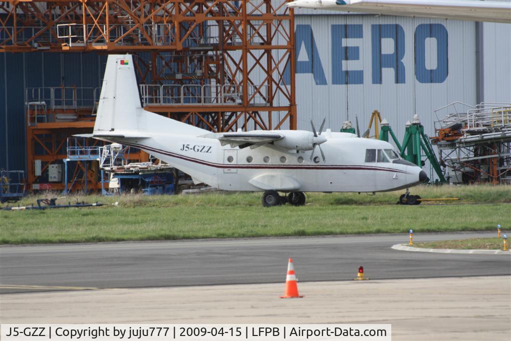 J5-GZZ, CASA C-212-100 Aviocar C/N 150, on display at Le Bourget