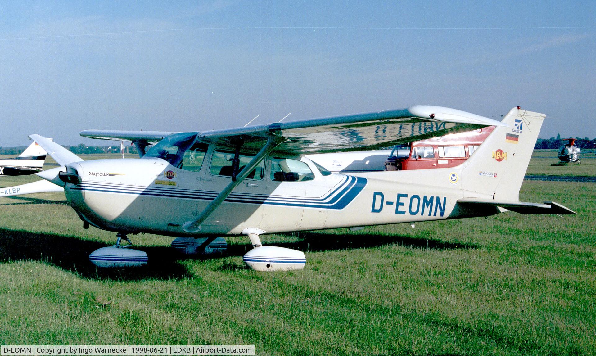 D-EOMN, Cessna 172P C/N 17276594, Cessna 172P Skyhawk at Bonn-Hangelar airfield