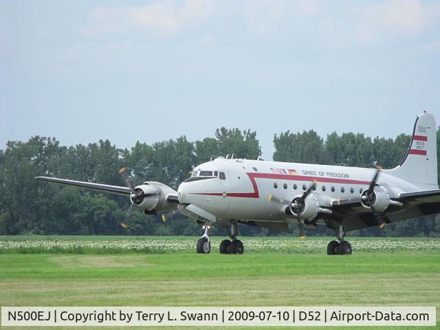 N500EJ, 1945 Douglas C-54E Skymaster (DC-4A) C/N DO316, On the ground at Geneseo.
