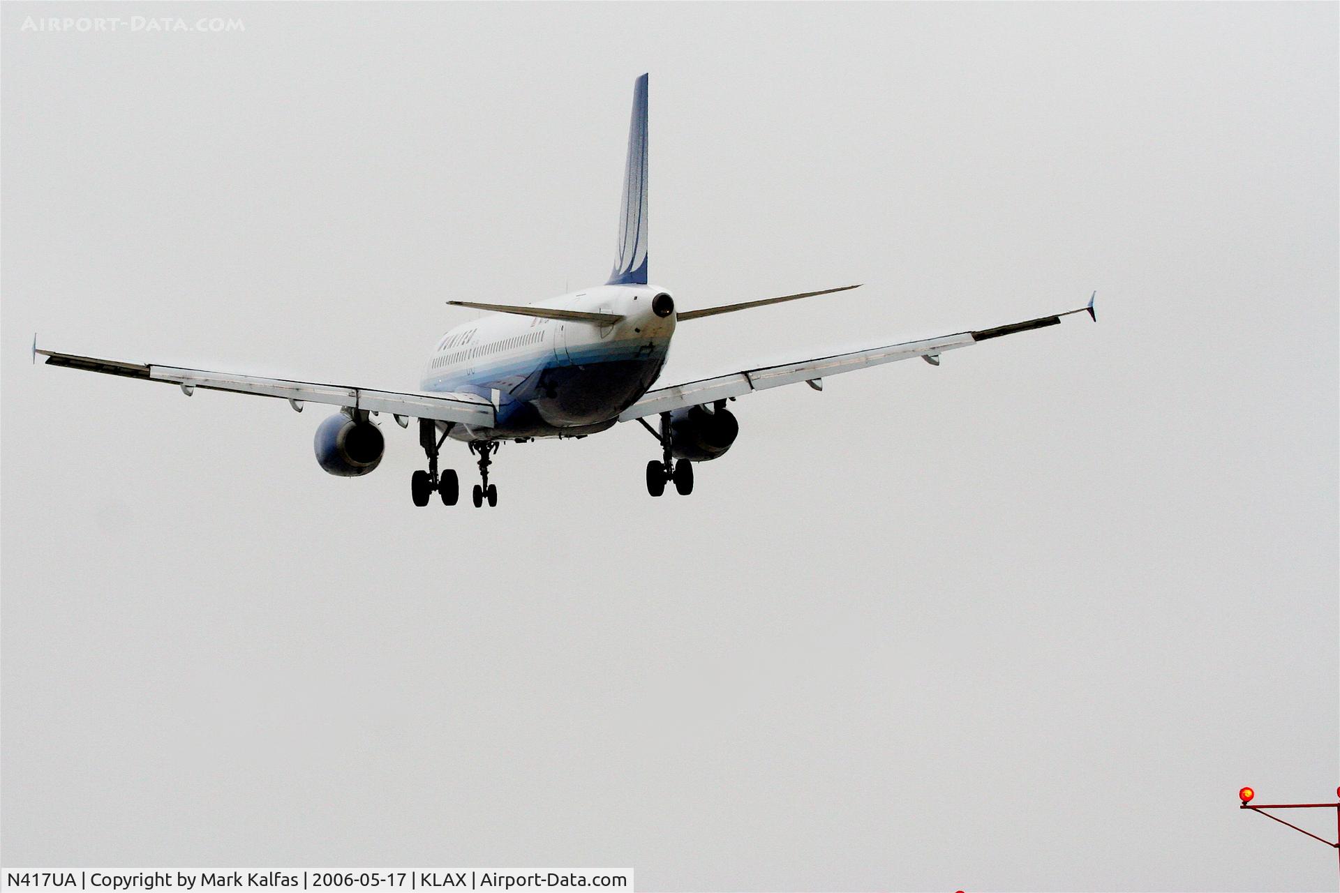 N417UA, 1994 Airbus A320-232 C/N 483, United Airlines A320-232, N417UA on final KLAX RWY 25L.