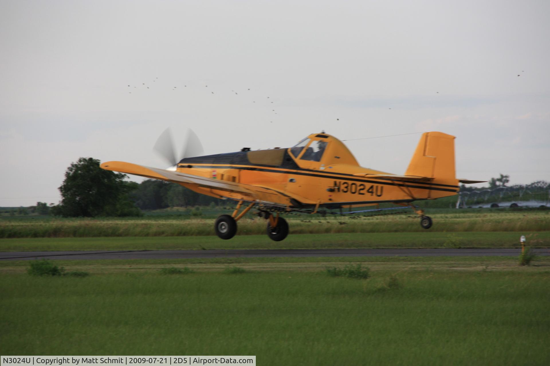 N3024U, Piper PA-28RT-201T Arrow IV C/N 28R7931103, Touching down on RWY 30, 2D5