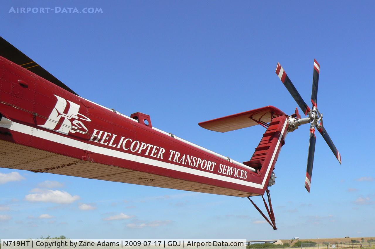 N719HT, 1969 Sikorsky CH-54B Tarhe C/N 64-076, Contracted by the Texas Forest Service for fire duty.