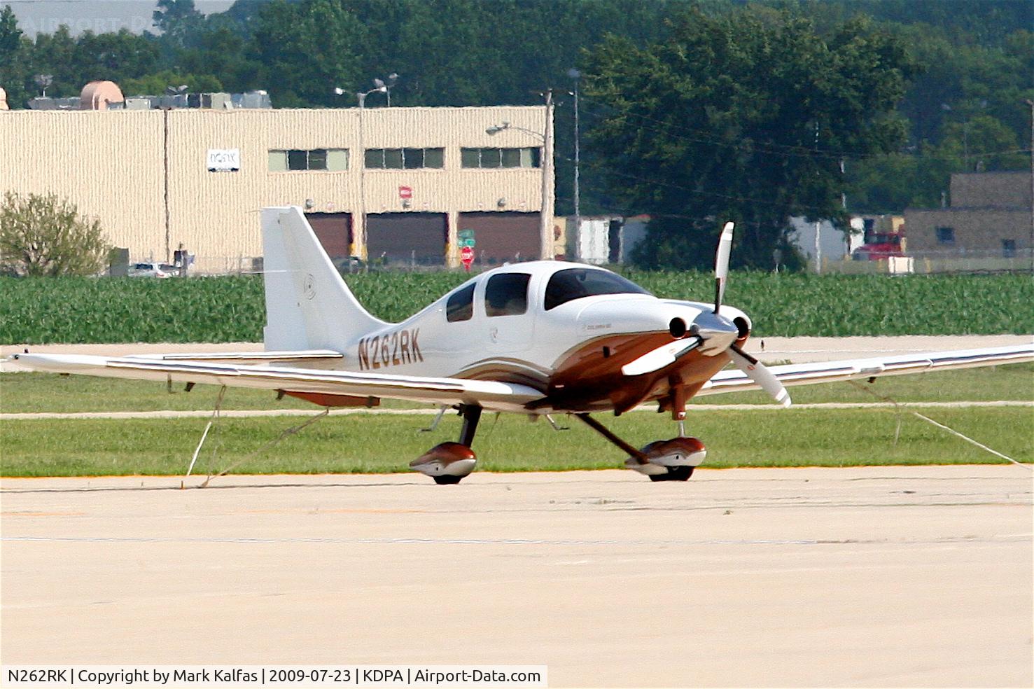 N262RK, 2006 Columbia Aircraft Mfg LC41-550FG C/N 41649, Columbia LC41-550FG, N262RK on the ramp KDPA