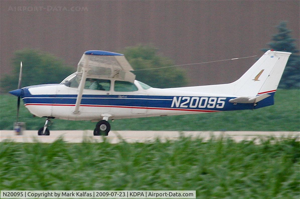 N20095, 1972 Cessna 172M Skyhawk C/N 17261005, Cessna 172M, N20095, practicing some cross wind touch and goes , RWY 2L KDPA