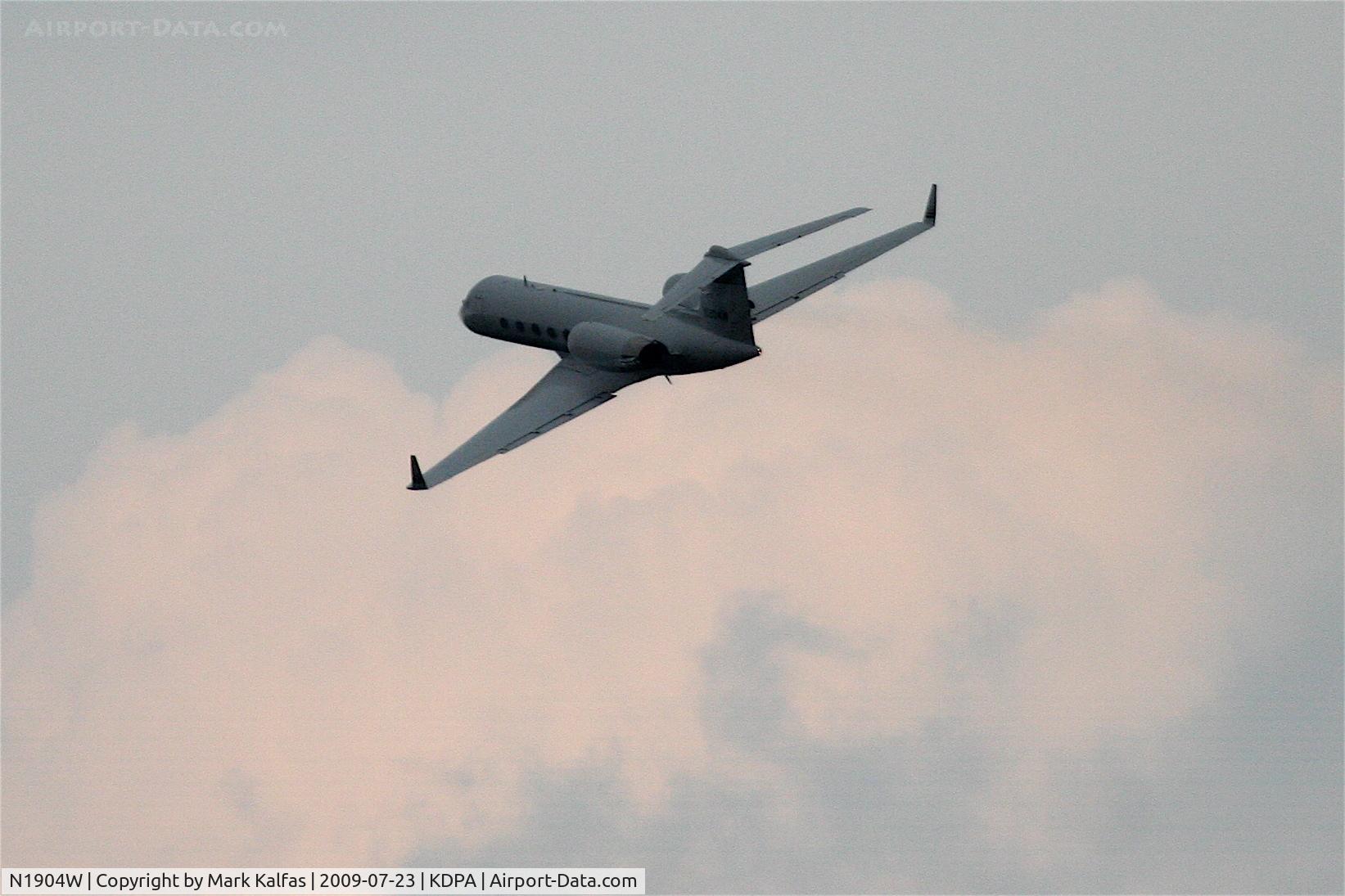 N1904W, 1994 Gulfstream Aerospace G-IV SP C/N 1237, Whirlpool Corp., Gulfstream G-IV, N1904W, left turn after departure RWY 2L KDPA.