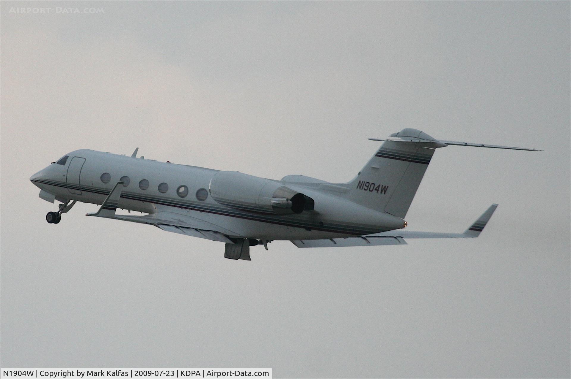 N1904W, 1994 Gulfstream Aerospace G-IV SP C/N 1237, Whirlpool Corp., Gulfstream G-IV, N1904W, departing RWY 2L KDPA.
