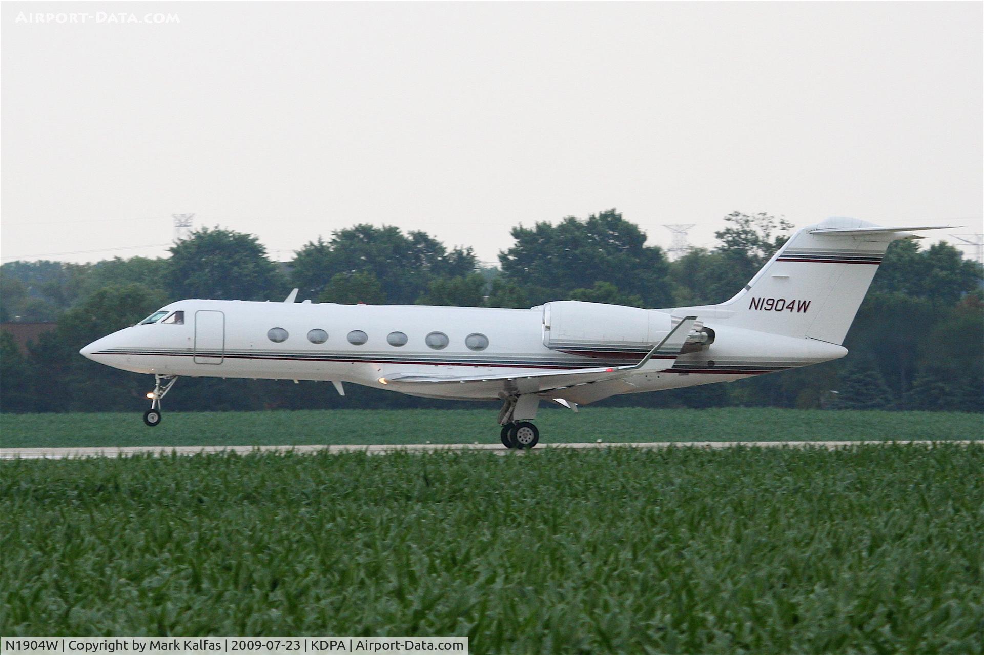 N1904W, 1994 Gulfstream Aerospace G-IV SP C/N 1237, Whirlpool Corp., Gulfstream G-IV, N1904W, departing RWY 2L KDPA.