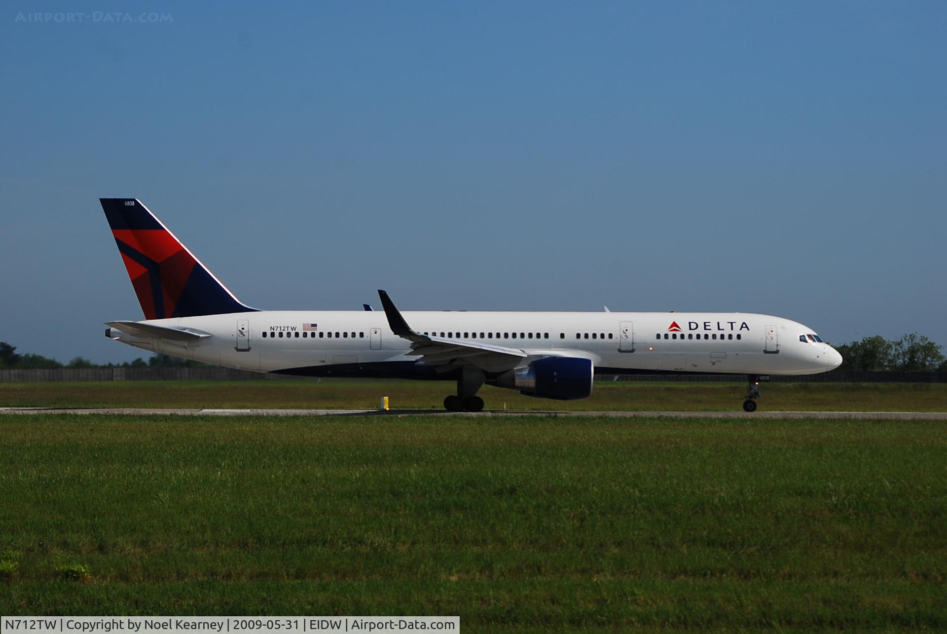 N712TW, 1997 Boeing 757-2Q8 C/N 27624, Departing Rwy 10