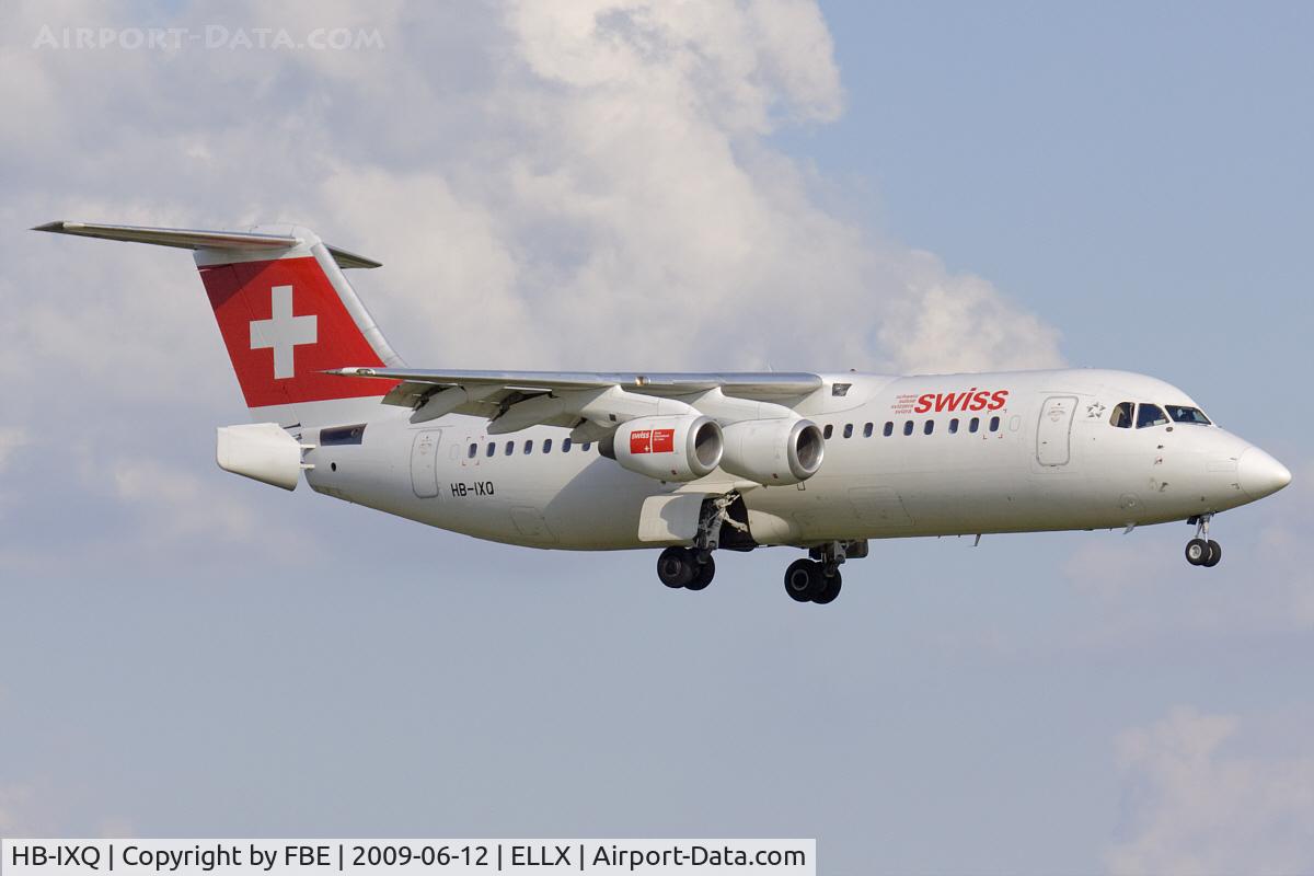 HB-IXQ, 1996 British Aerospace Avro 146-RJ100 C/N E3282, short final