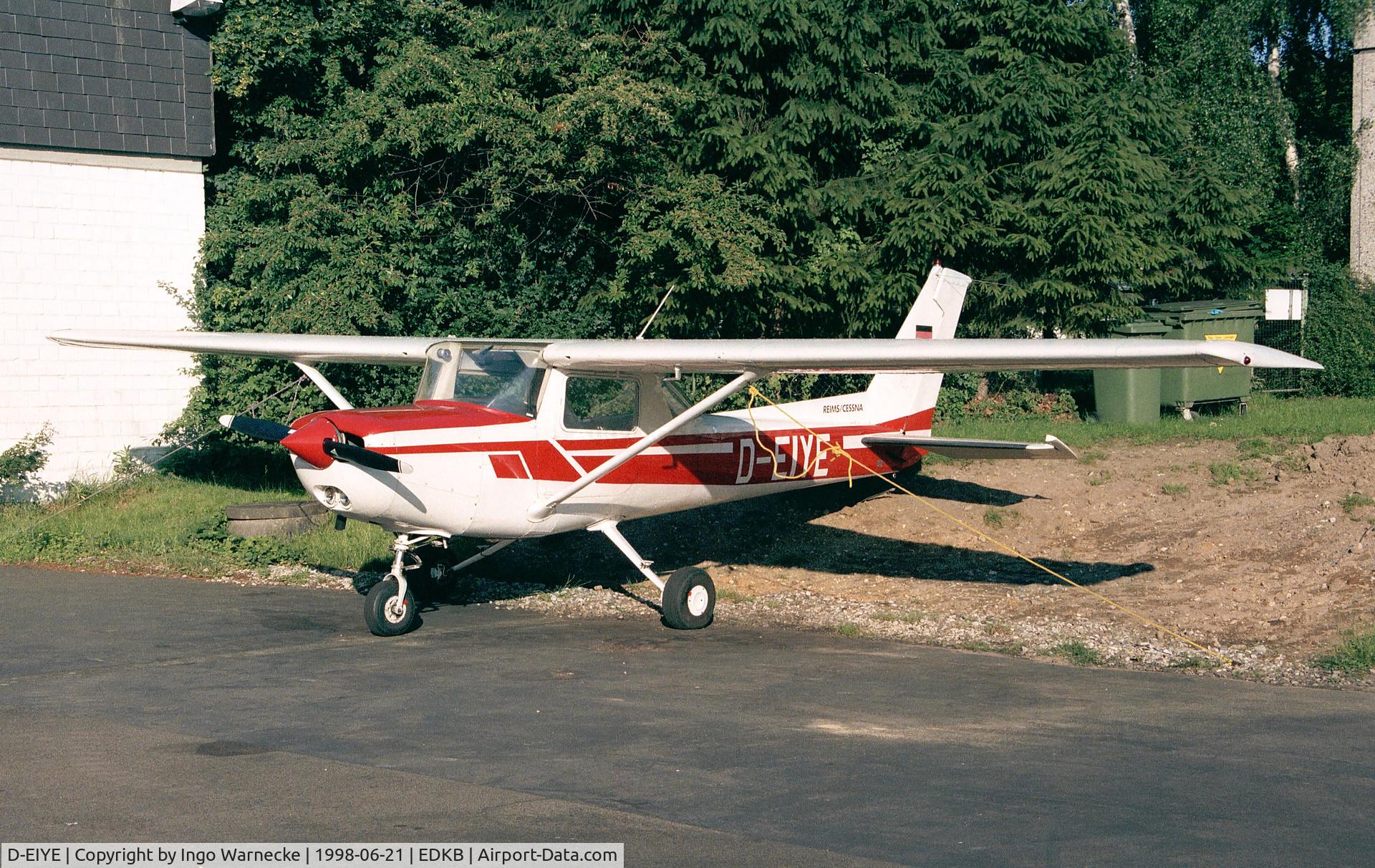 D-EIYE, Reims F152 C/N 1583, Cessna (Reims) F152 at Bonn-Hangelar airfield
