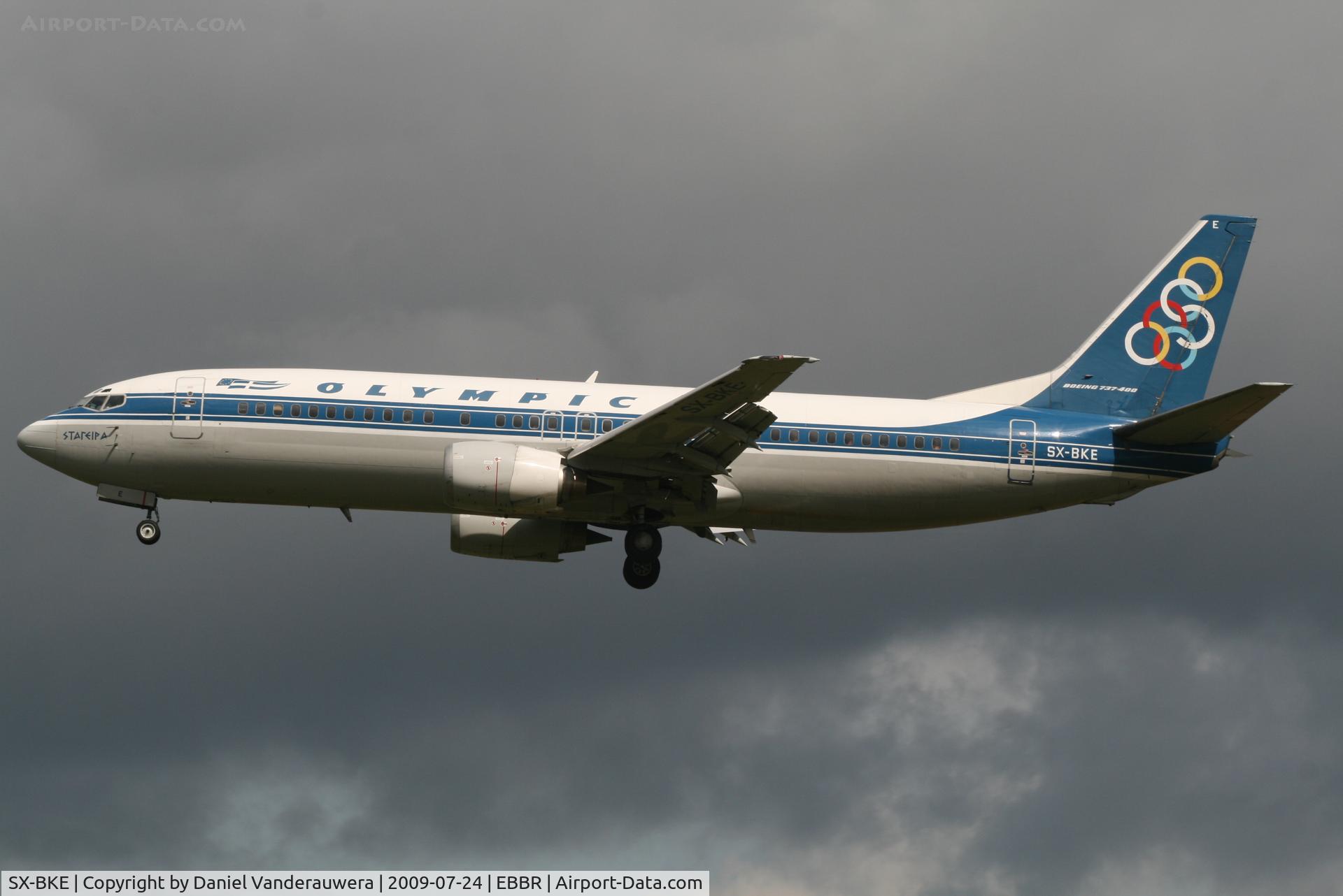 SX-BKE, 1991 Boeing 737-484 C/N 25417/2160, arrival of flight OA145 to rwy 25L