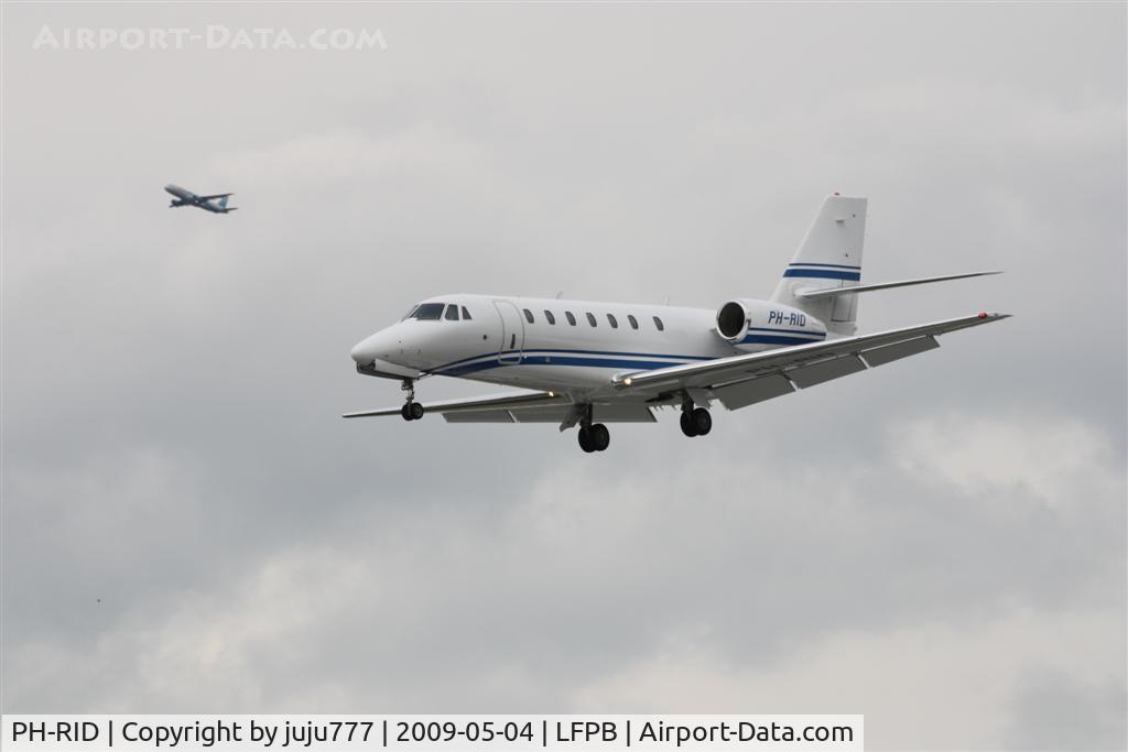 PH-RID, 2008 Cessna 680 Citation Sovereign C/N 680-0212, on transit at Le Bourget