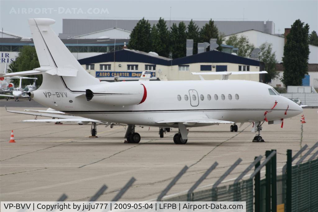 VP-BVV, 2006 Dassault Falcon 2000EX C/N 125, on transit at Le Bourget