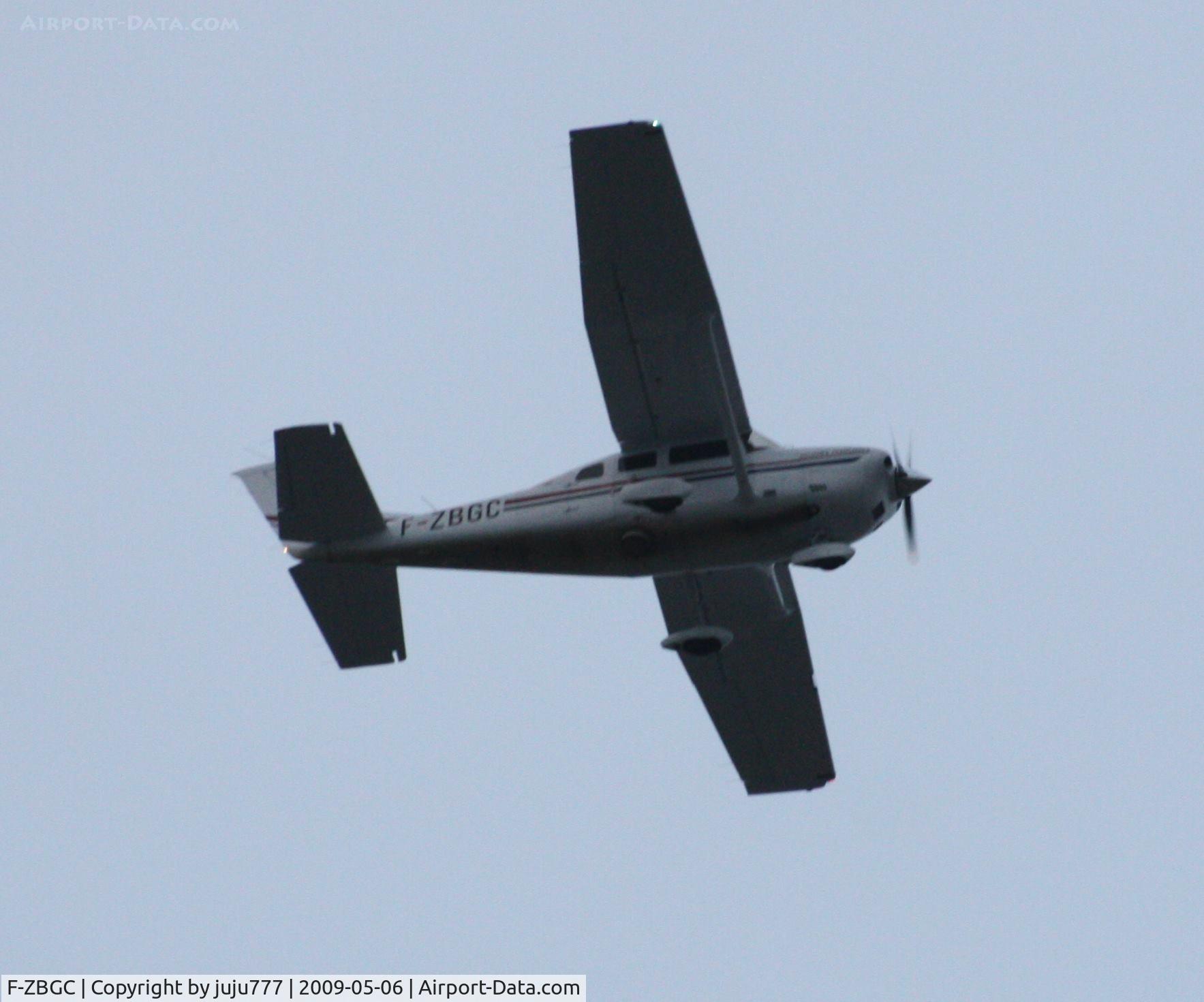 F-ZBGC, Cessna 206H Stationair C/N 20608445, on transit over Sarcelles since Duny