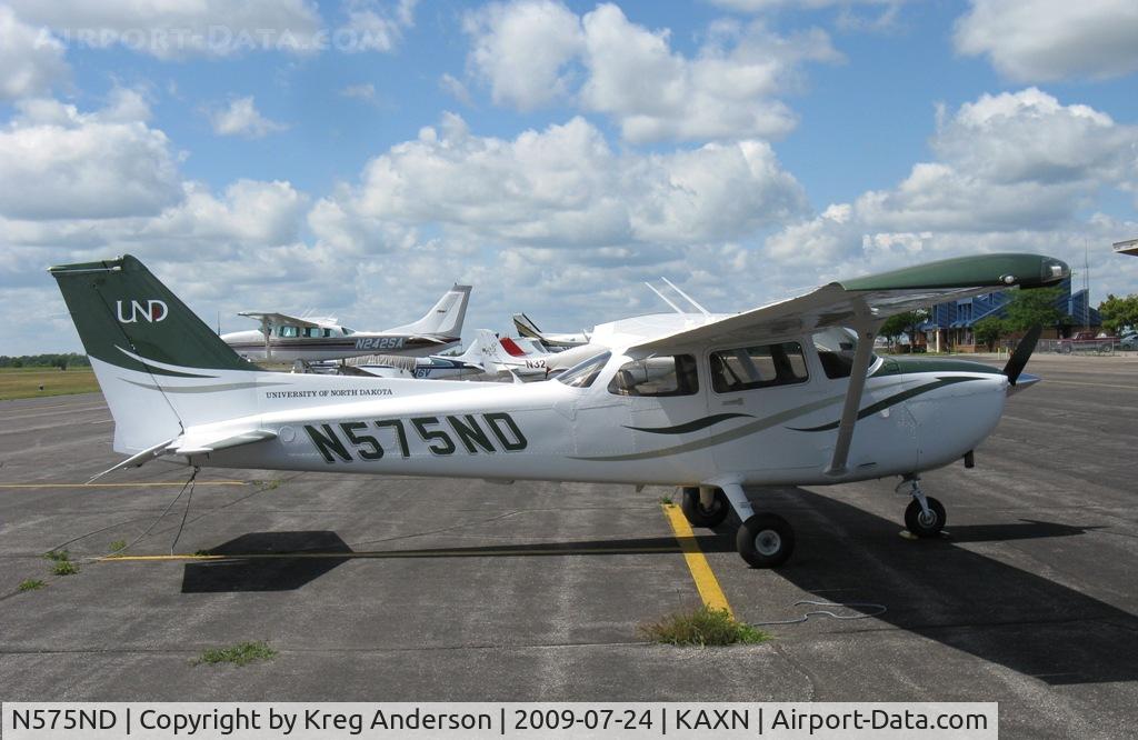N575ND, Cessna 172S C/N 172S10954, New 172S Skyhawk for UND