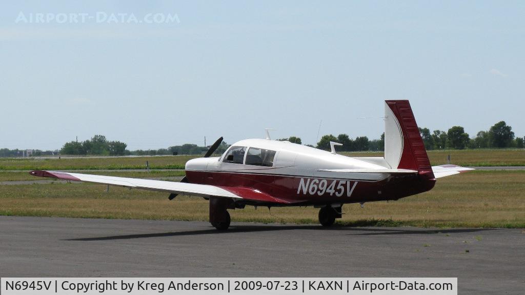 N6945V, 1975 Mooney M20F Executive C/N 22-1318, 1975 Mooney M20F