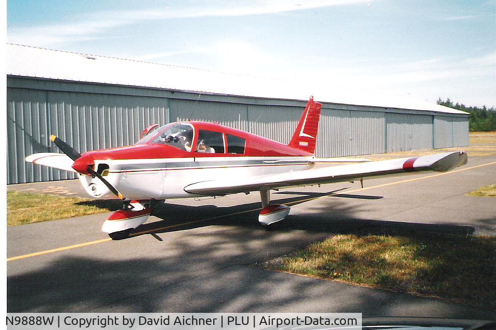 N9888W, 1967 Piper PA-28-140 C/N 28-23408, Cherokee 140