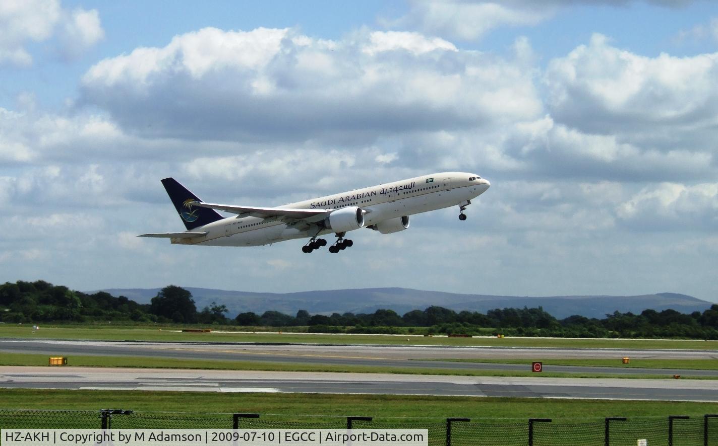 HZ-AKH, 1998 Boeing 777-268/ER C/N 28351, Leaving Manchester
