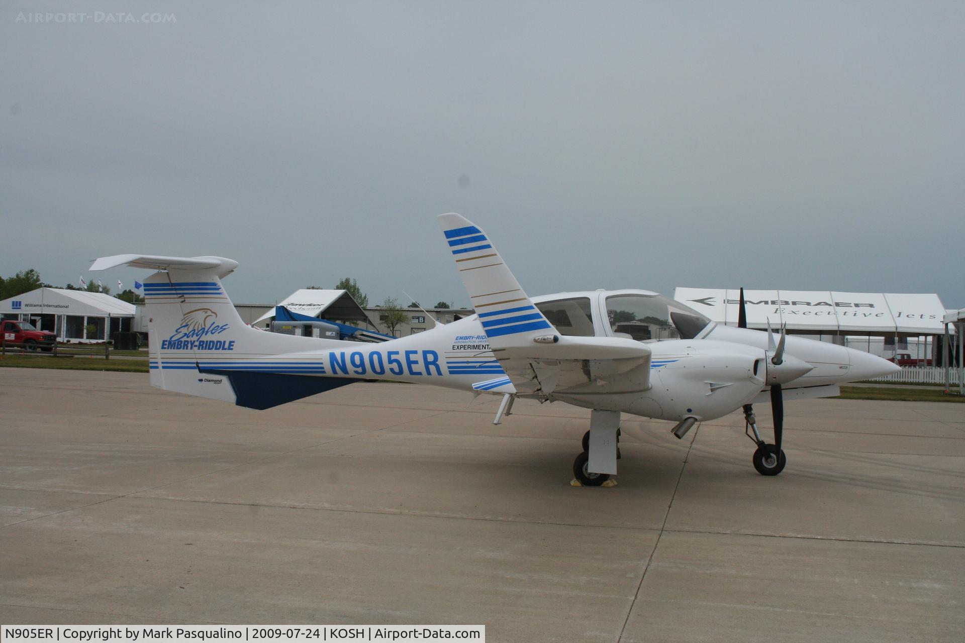 N905ER, Diamond DA-42 Twin Star C/N 42.277, DA 42