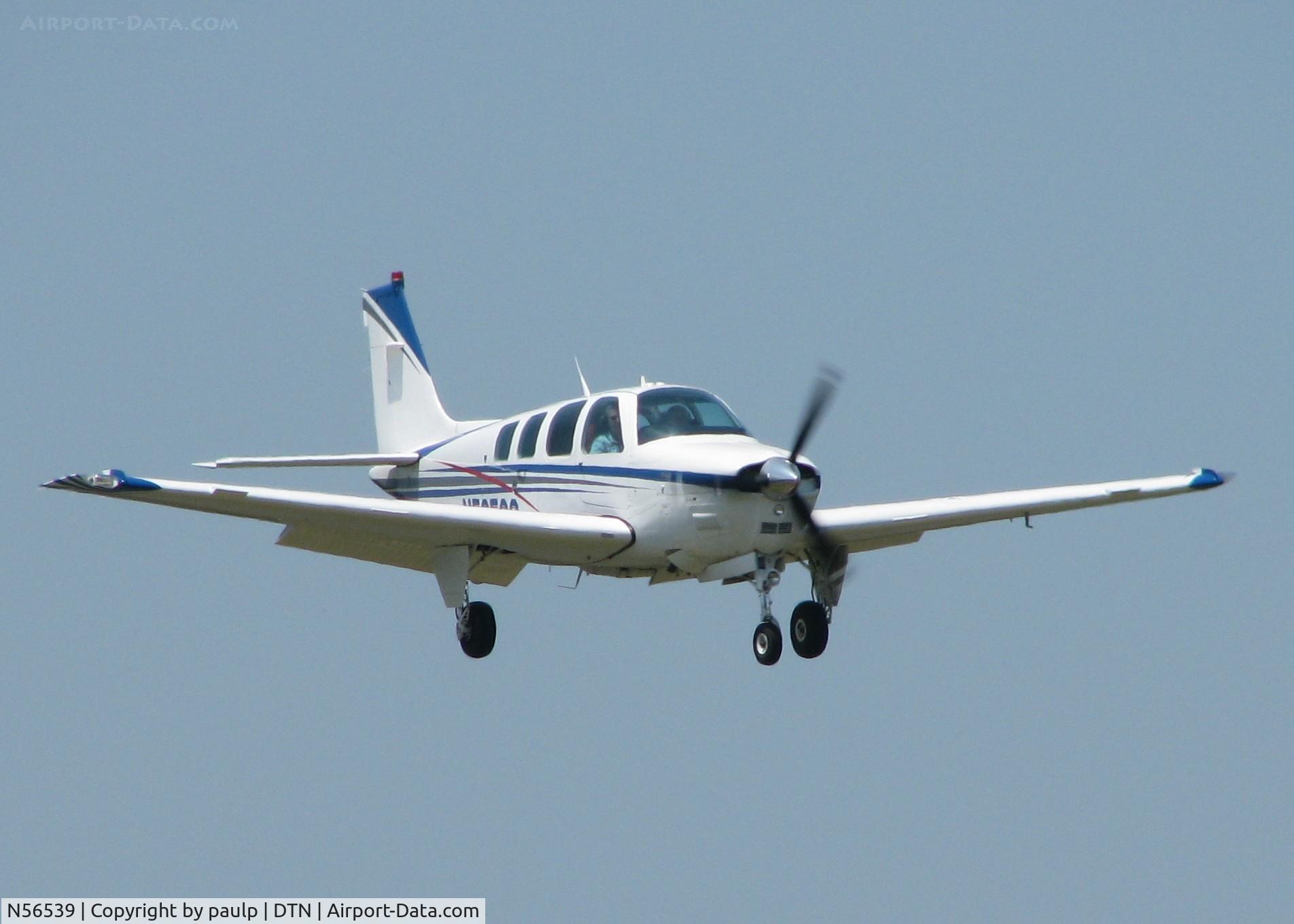 N56539, 1990 Beech A36 Bonanza 36 C/N E2539, Landing at Downtown Shreveport.