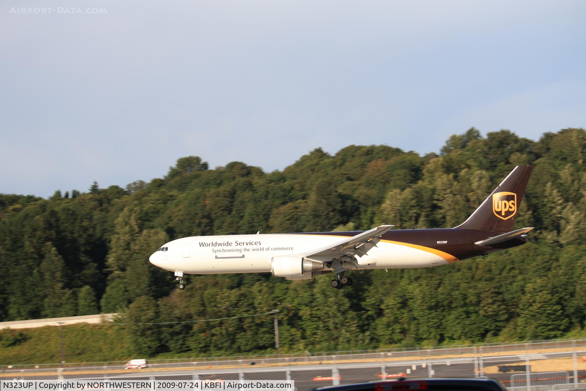 N323UP, 1997 Boeing 767-34AF C/N 27749, VANCOUVER-SEATTLE