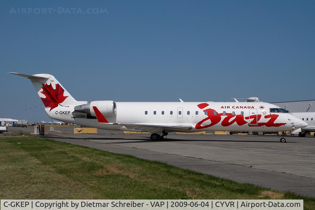 C-GKEP, 1999 Canadair CRJ-200ER (CL-600-2B19) C/N 7303, Jazz Regionaljet