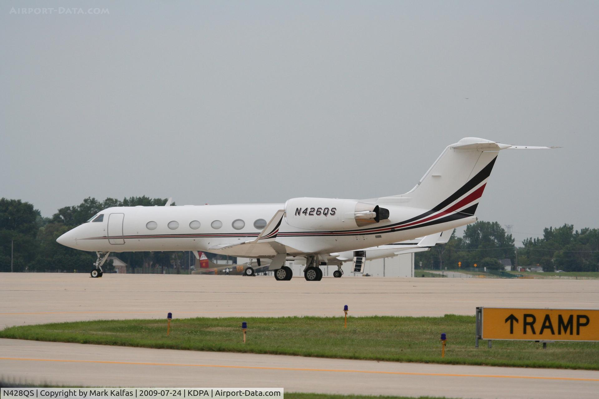 N428QS, 1998 Gulfstream Aerospace G-IV C/N 1328, Gulfstream G-IV, N428QS on the ramp after arriving from Dublin (EIDW)