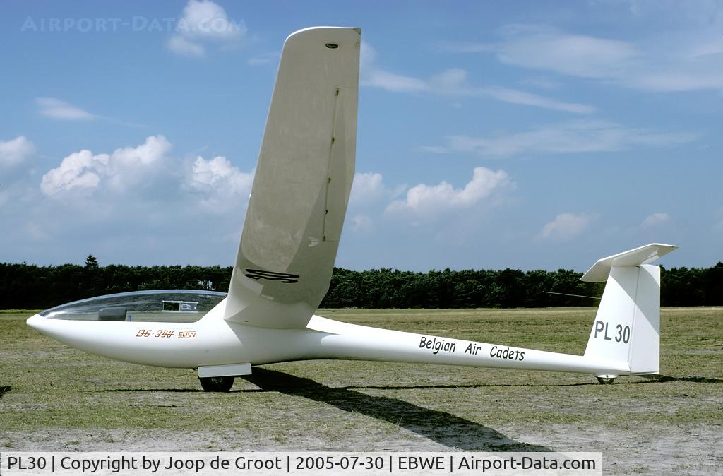 PL30, 1986 Glaser-Dirks DG-300 Elan C/N 3E140, One of the new gliders in the Air Cadets inventory.