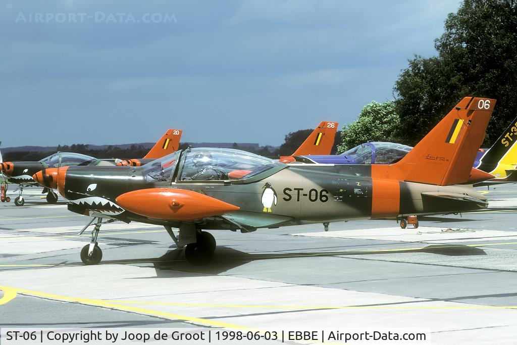ST-06, SIAI-Marchetti SF-260M C/N 10-06, In 1998 the SF-260 was still in its original camo.