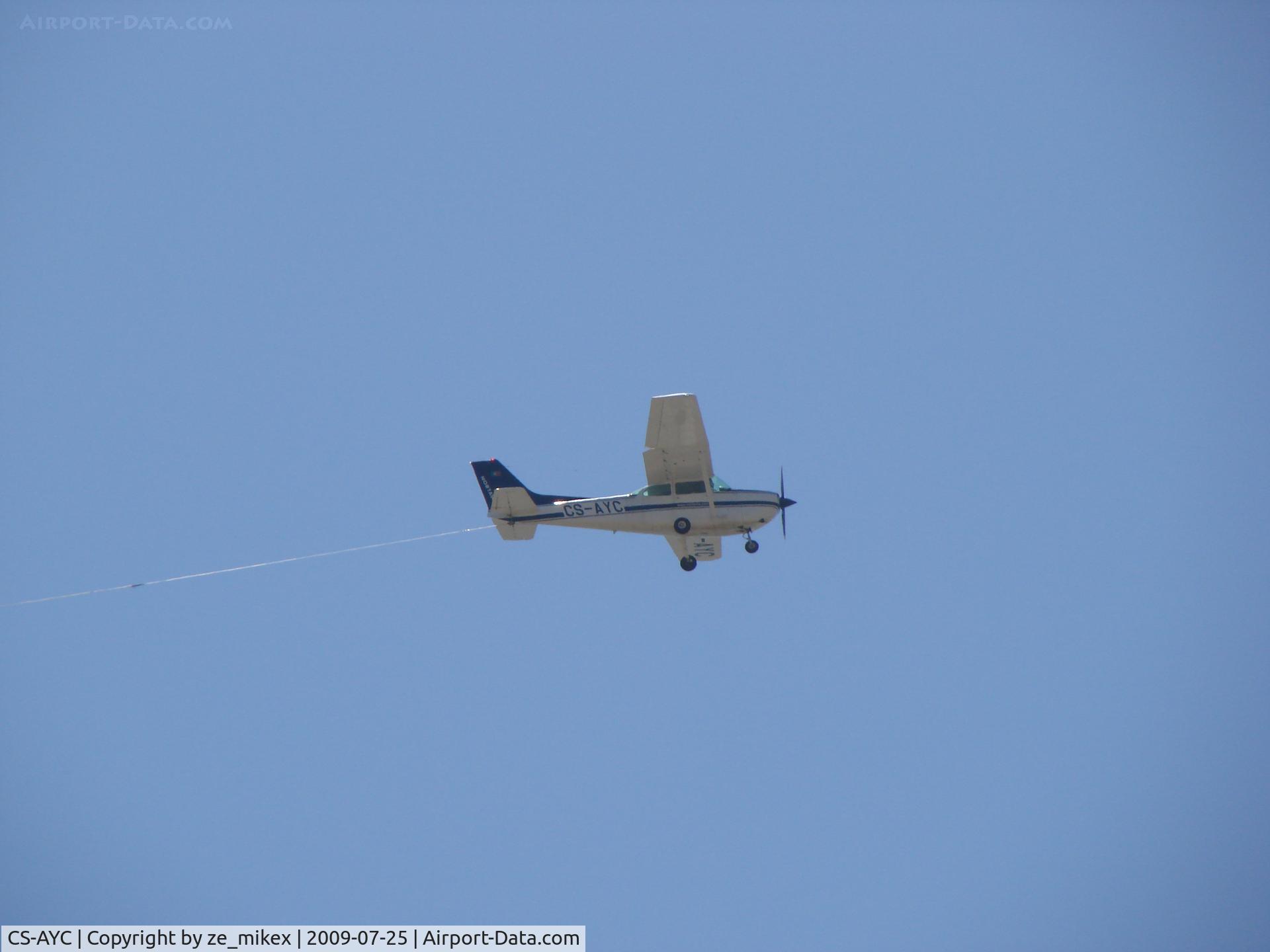 CS-AYC, Reims FR172K Hawk XP C/N 3056, Cessna 172 from Nortavia company at Maia, vilar de Luz, Portugal doing publicity at esposende beach