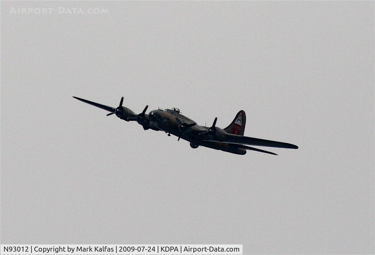 N93012, 1944 Boeing B-17G-30-BO Flying Fortress C/N 32264, Boeing B-17G, NL93012, a climbing left turn to 270' after departing RWY 20R KDPA...