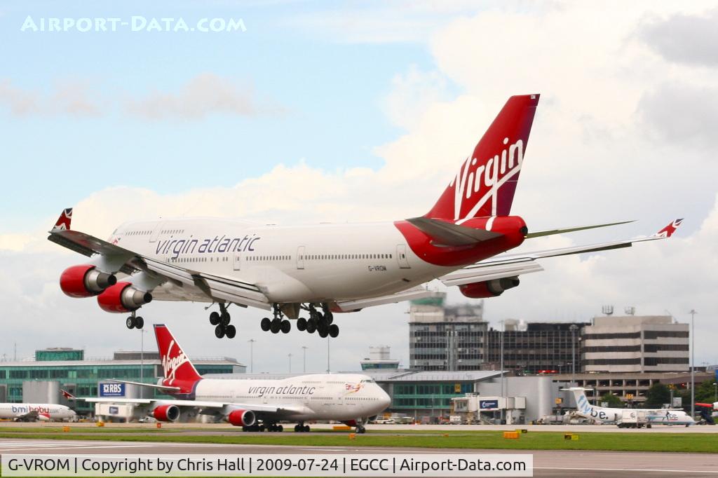 G-VROM, 2001 Boeing 747-443 C/N 32339, G-VROM landing with G-VXLG taxing
