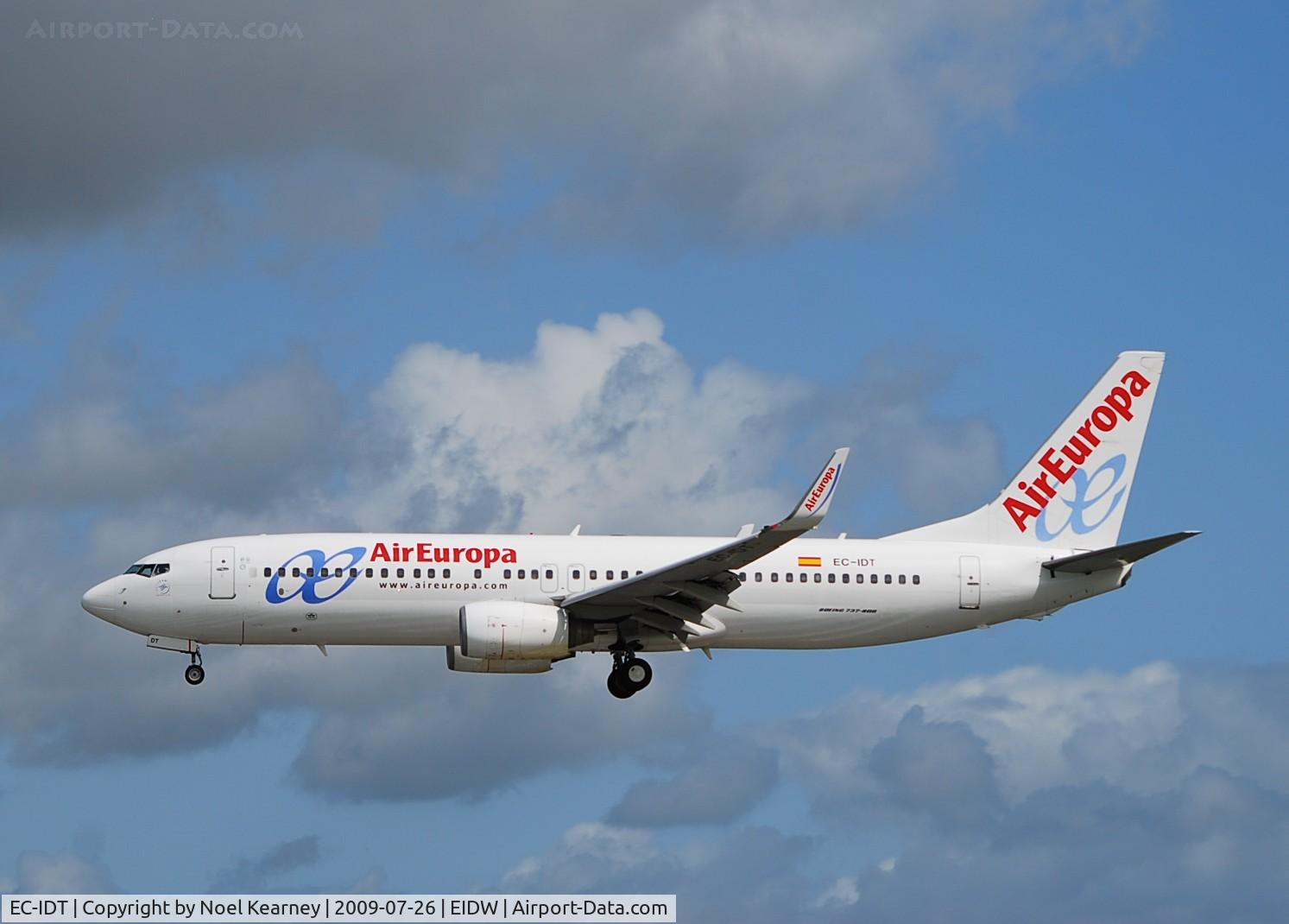 EC-IDT, 2002 Boeing 737-86Q C/N 30281, Landing Rwy28