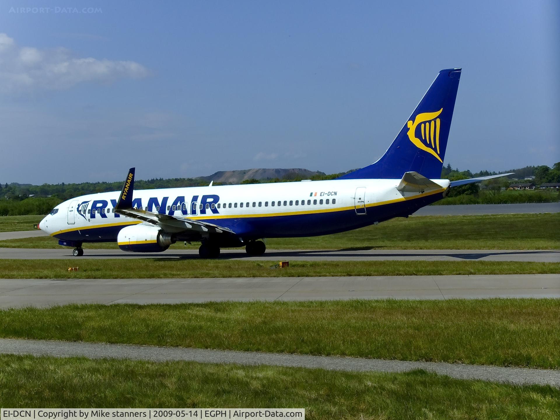 EI-DCN, 2004 Boeing 737-8AS C/N 33808, 