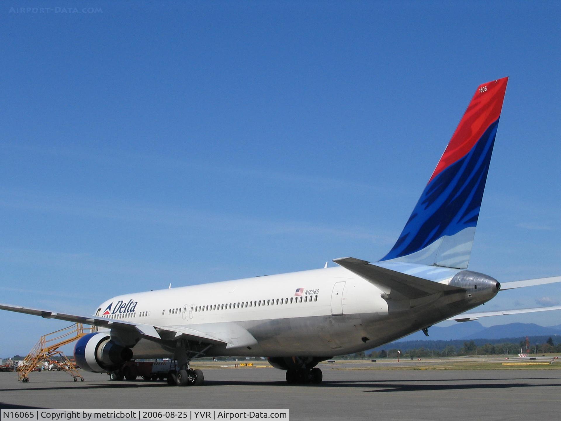 N16065, 1999 Boeing 767-332 C/N 30199, after maintenance,awaiting tow to the ramp