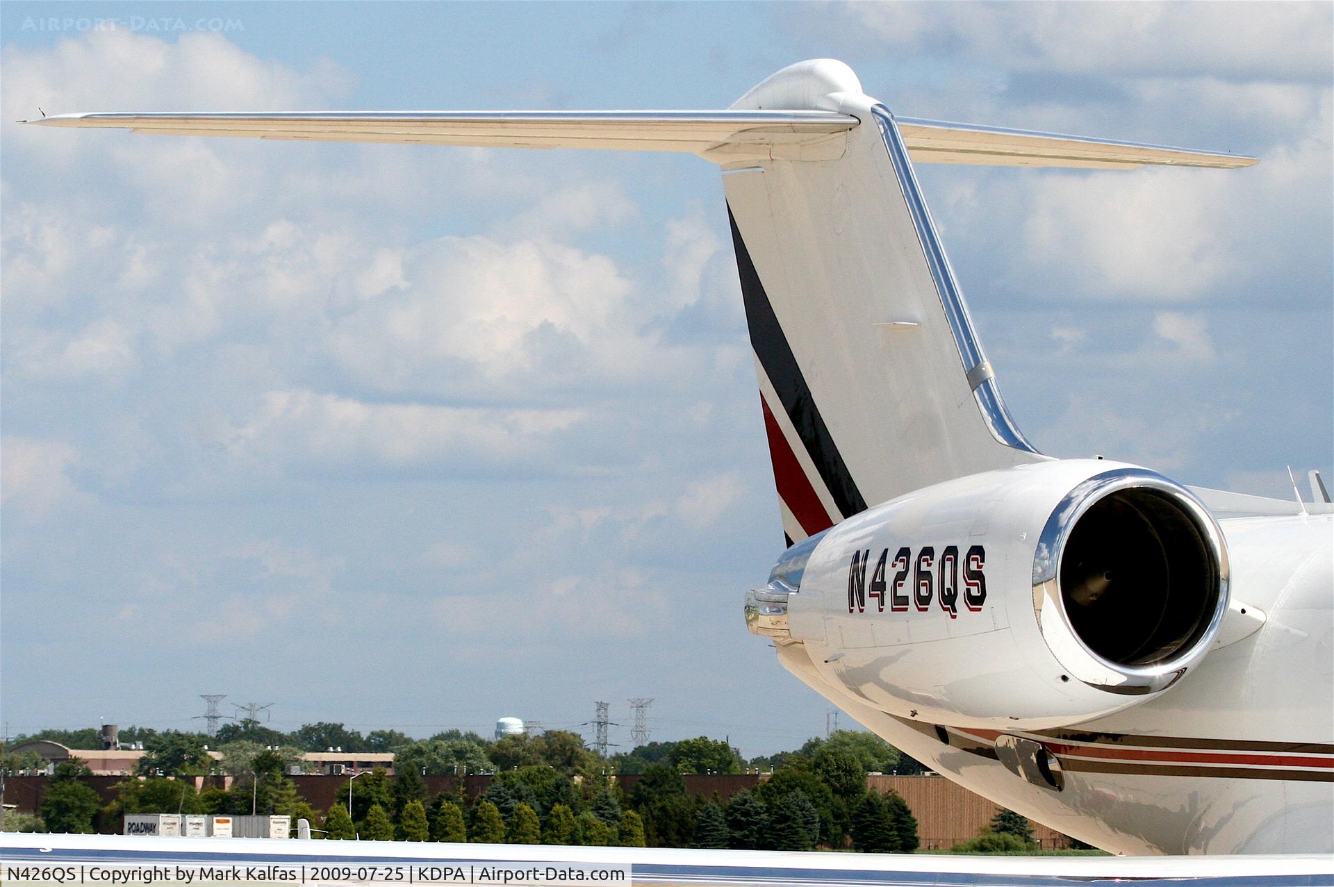 N426QS, 2000 Gulfstream Aerospace G-IV C/N 1426, Gulfstream Aerospace G-IV, N426QS on the ramp KDPA.