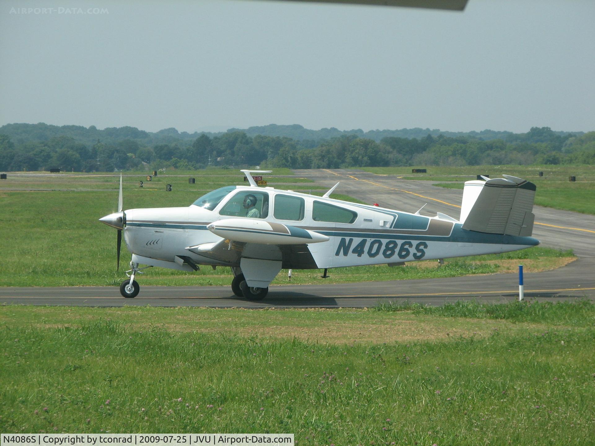 N4086S, 1975 Beech V35B Bonanza C/N D-9731, at Queen City