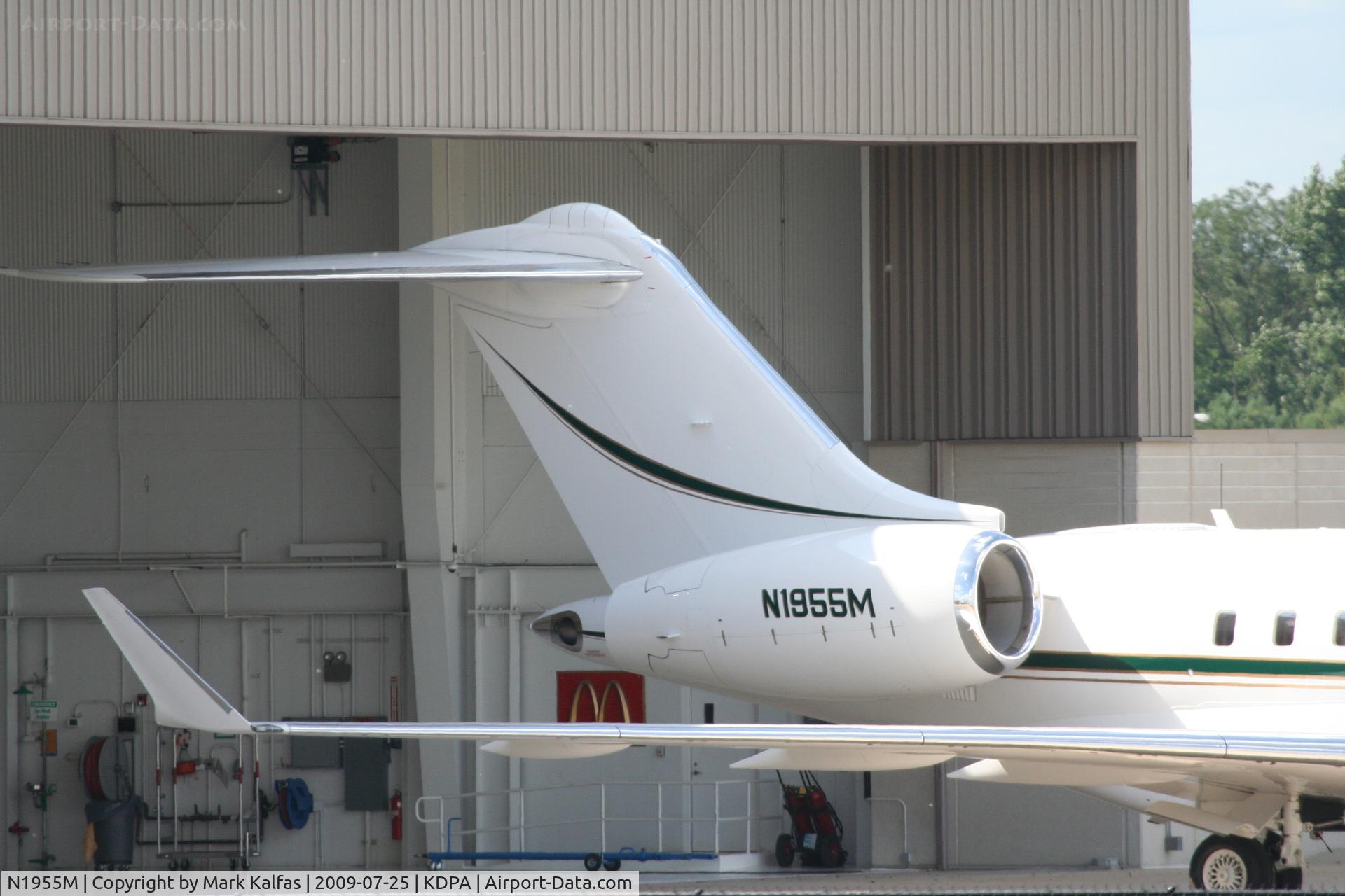 N1955M, 2005 Bombardier BD-700-1A10 Global Express C/N 9185, McDonalds Corp., Bombardier BD-700-1A10 N1955M at the McDonalds hangar KDPA