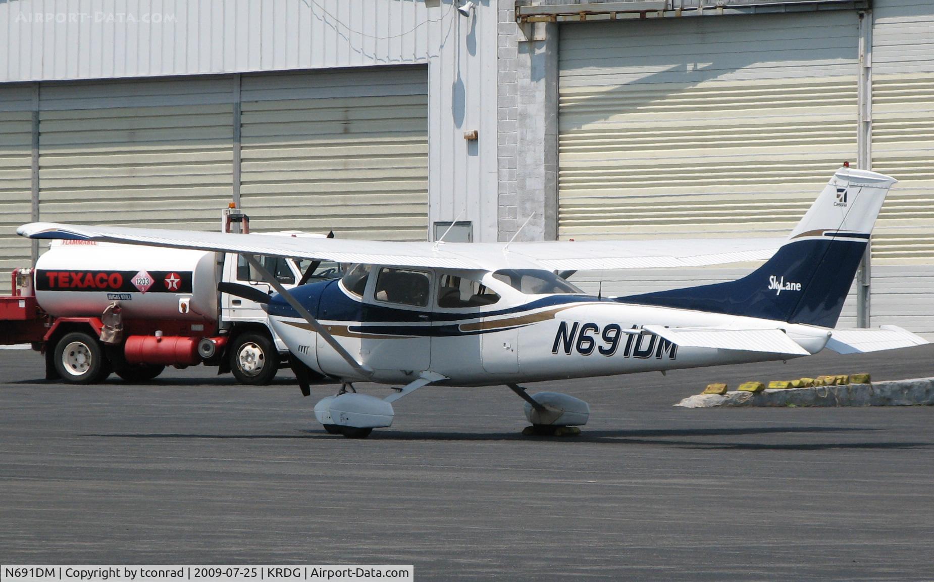 N691DM, 1975 Cessna 182P Skylane C/N 18263984, at Reading