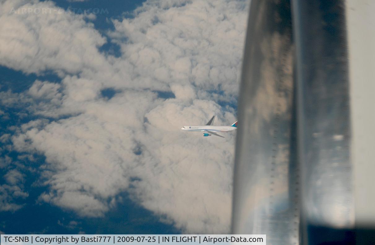 TC-SNB, 1994 Boeing 757-2Q8 C/N 26271, First choice unter boeing 757