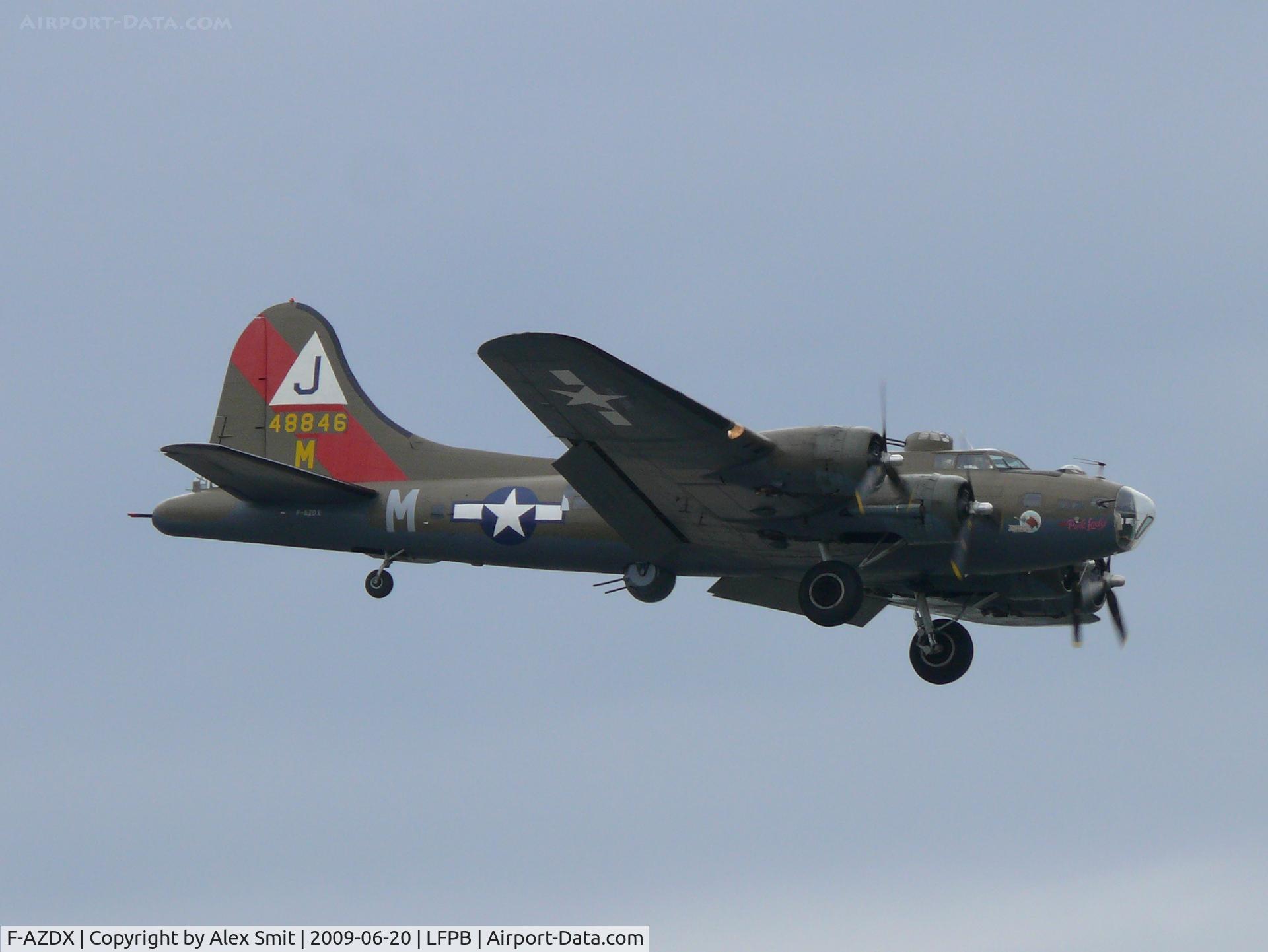 F-AZDX, 1944 Boeing B-17G Flying Fortress C/N 8246, Boeing B-17G Flying Fortress F-AZDX Forteresse Toujours Volante painted as US Air Force 44-8846/DS-M Pink Lady