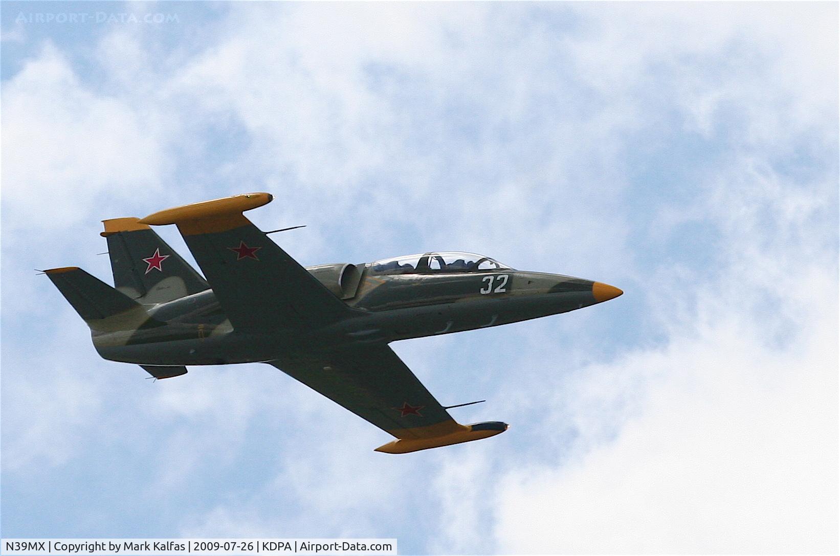 N39MX, 1979 Aero L-39C Albatros C/N 931532, L39C, N39MX high speed pass with a climbing left turn RWY 02L KDPA