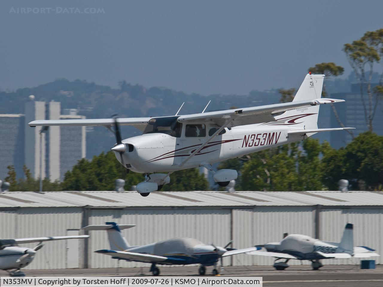 N353MV, 2005 Cessna 172S C/N 172S9908, N353MV arriving on RWY 21