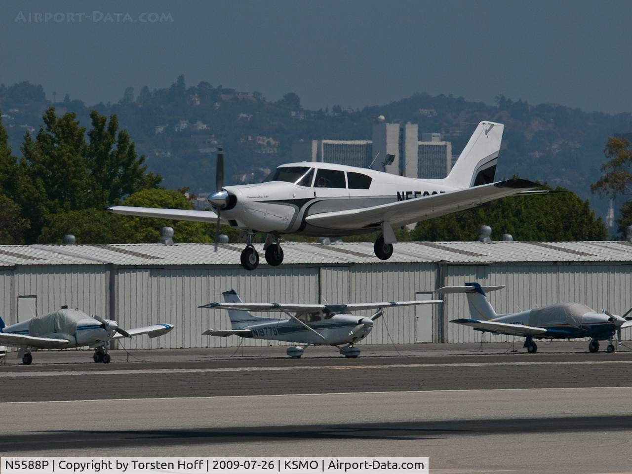 N5588P, 1959 Piper PA-24-250 Comanche C/N 24-654, N5588P arriving on RWY 21