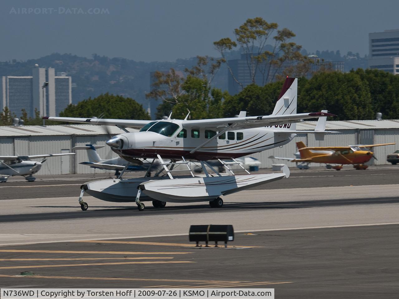 N736WD, 2005 Cessna 208 C/N 20800392, N736WD departing from RWY 21