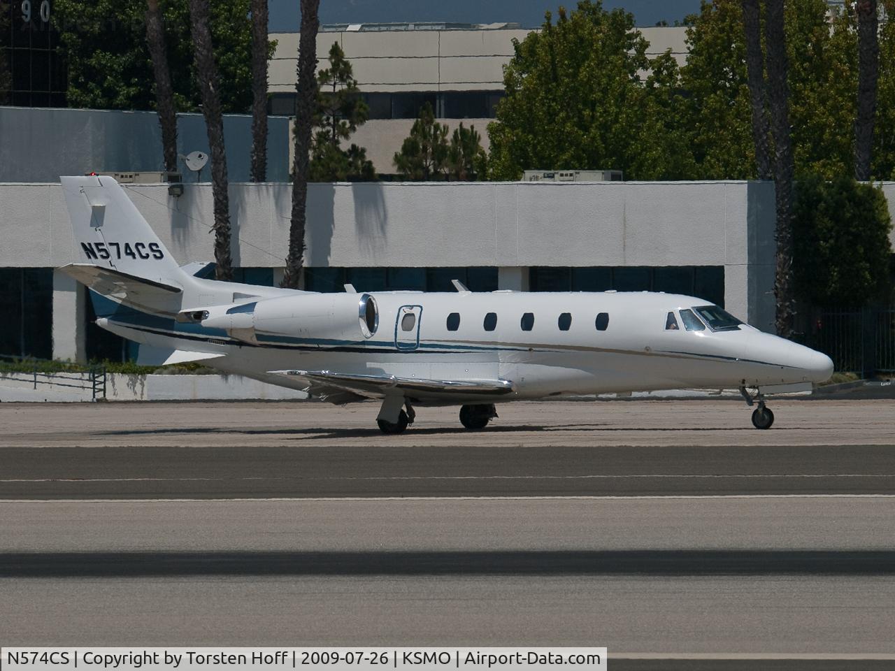 N574CS, Cessna 560XL C/N 560-5705, N574CS taxiing