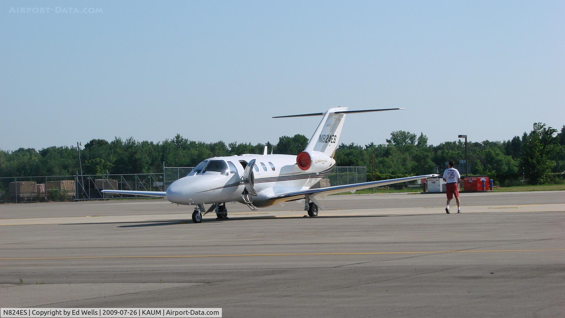 N824ES, 1994 Cessna 525 CitationJet CJ1 C/N 525-0066, Preflight